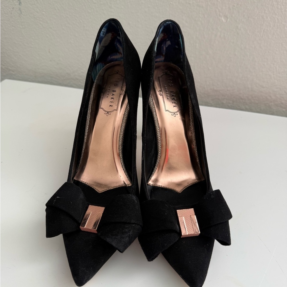 Ted Baker Black size 38.5 Heels with Bow Accent - Picture 2 of 7